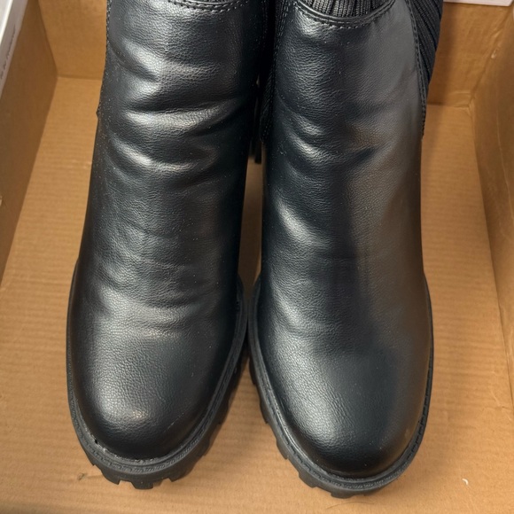 BAMBOO Black Ribbed Heeled Boots - Picture 2 of 5